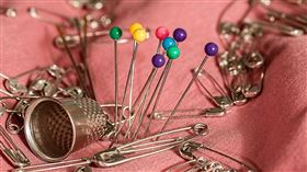 大頭針、迴紋針、針頭、縫衣服、針、縫衣針（圖／翻攝自Pixabay）