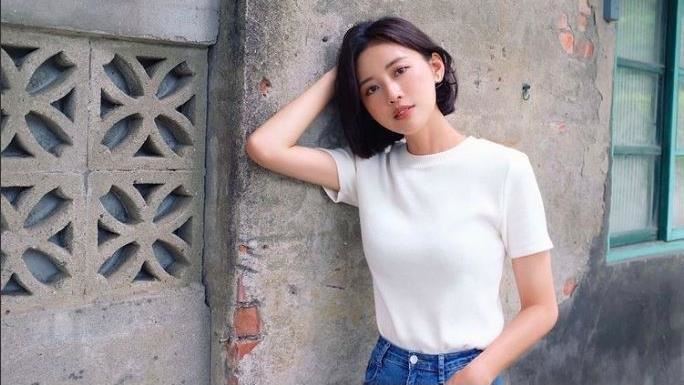 狼人殺女神側身露雙峰　全裸照太驚人