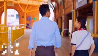 他得罪影后遭冷凍10年！憑背影爆紅