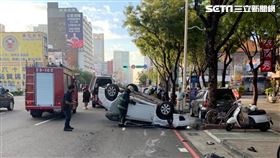 高雄,酒駕,翻車,新興,酒吧