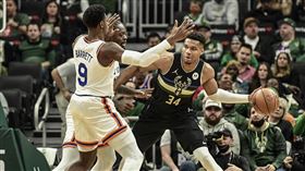 ▲公鹿不敵尼克，勝率跌破5成。（圖／路透社／達志影像）