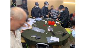該賭場藏於民宅內。（圖／翻攝畫面）