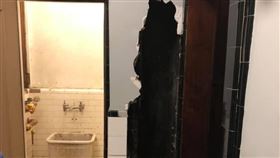 紐約,劇院,裸男,受困,牆壁,警消
https://www.facebook.com/photo?fbid=4278120968966760&set=pb.100064505899930.-2207520000..