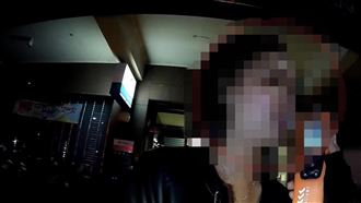 流淚女騎士被攔下　但下秒卻哭不出來