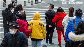 天氣／寒流／冷氣團／路人（記者陳弋攝影）