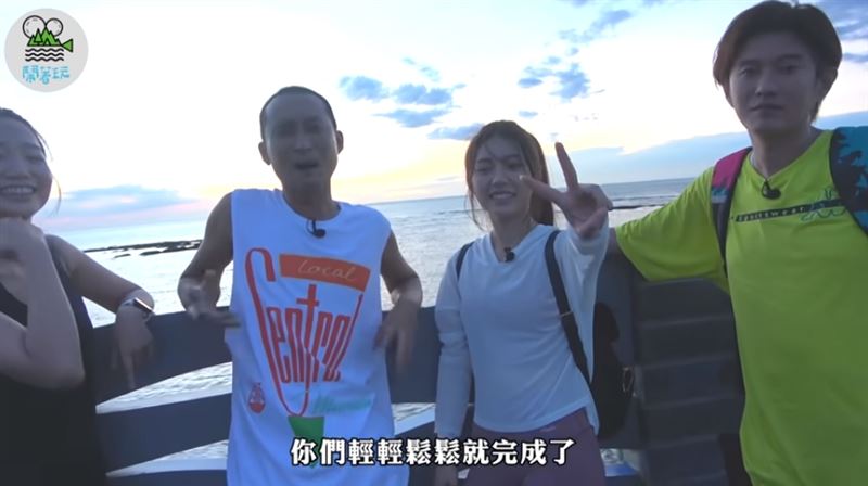 出外景騎車沒戴安全帽　浩子轉頭傻眼