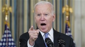 拜登總統於2021年11月6日星期六在華盛頓白宮國宴廳發表講話時回答了有關美國邊境的問題（圖／美聯社／達志影像）