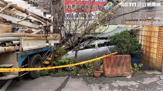 水泥輸送車撞民宅　駕駛：彎不過去！