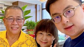 卓冠廷與父母感情很好。（圖／翻攝自卓冠廷臉書）