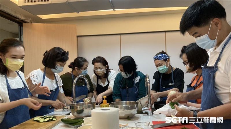 喘口氣為你下廚　罕病家庭活出意義