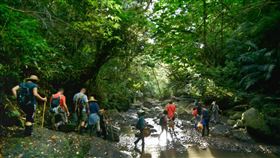 ▲斯卡羅屏東拍攝場景-欖仁溪沿途清澈溪流與原始林相交織出清幽的景色。 
（圖／Tripbaa趣吧！旅遊平台）
