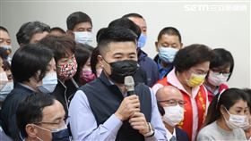 ▲顏寬恒正式宣布代表國民黨，參選台中中二選區立委補選。（圖／翻攝畫面）