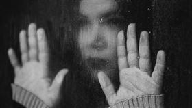 包養,悲傷,沮喪,崩潰,女生（示意圖／翻攝自pixabay）