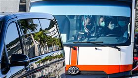 美議員訪國防部　1小時後搭車離去（2）美國國會議員9日晚間搭乘軍機抵台訪問，10日下午訪問國防部，一行人停留約1小時，隨後搭車離開。中央社記者鄭清元攝　110年11月10日