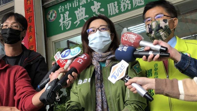 鄭運鵬：林靜儀小妹妹，妳已贏了氣勢