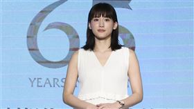 日本女星綾瀨遙代言鐘錶品牌活動，一身純白洋裝出席現場氣質非凡。（記者林士傑/攝影）