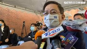 台大校長管中閔與台北市長柯文哲出席「水圳意象重現暨人行景觀美化工程」活動