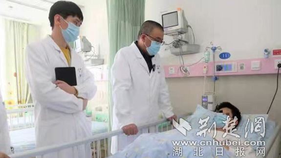 EDG奪冠太亢奮　他一起床睪丸扭轉
