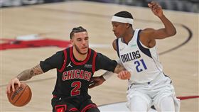 ▲「球哥」鮑爾（Lonzo Ball）飆進7顆三分球。（圖／路透社／達志影像）