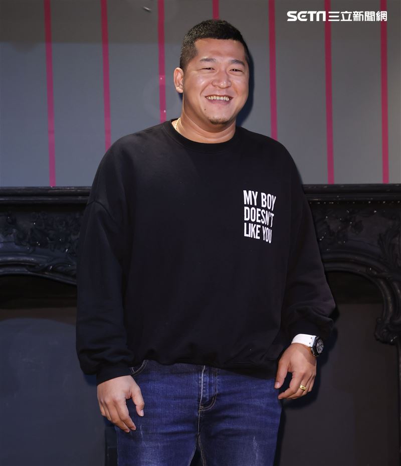 草爺出席紅心字會公益活動。（記者邱榮吉/攝影）