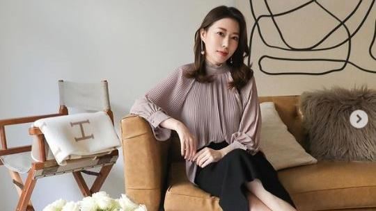 電商女王低胸辣曬雪乳　雙11竟請假