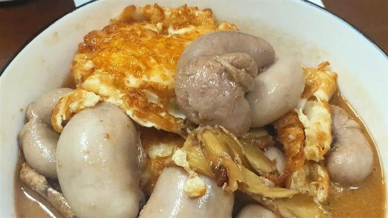 人妻端麻油雞佛　尪一夾驚見超巨畫面