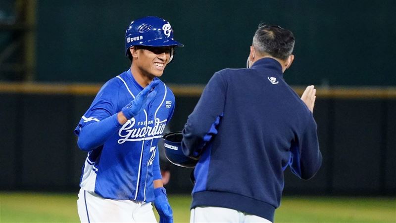 董子恩砲轟陳禹勳　富邦再18歲開轟