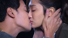 黃文星,邱子芯。（民視提供