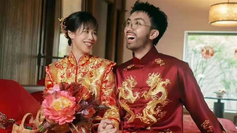 網紅爆娶大11歲「348億女富豪」