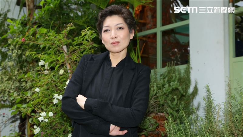 珍妮佛宣布離婚　除去冠夫姓自住山區