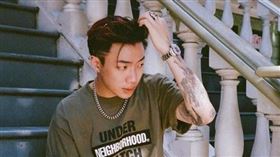 ØZI（圖／翻攝自ØZI IG）
