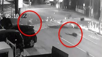 不捨雙親遭撞身亡！兒女親睹跪地痛哭