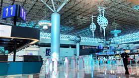 疫情影響跨國商務旅遊  桃機前9月客運量少9成桃園國際機場公司2日表示，COVID-19（2019冠狀病毒疾病）疫情持續影響跨國商務交流及旅遊需求，根據統計數據顯示，1至9月份桃機入出境旅客為68萬794人次，較去年同期減少90.5%；桃機今年旅客數預估在100萬人次以內。中央社記者吳睿騏桃園機場攝  110年11月2日