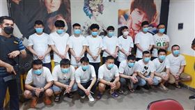 刑事局與印尼警方合作破獲詐騙集團，查獲藏匿印尼雅加達市區4處詐騙機房，逮捕2名中國籍主嫌及多名共犯 翻攝畫面