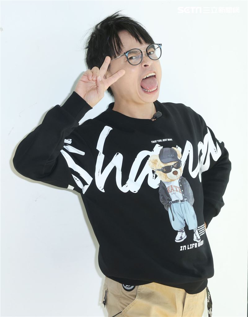 阿松三立新聞網專訪。（記者邱榮吉/攝影）