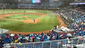 ▲青埔球場吸引1萬133名觀眾進場。（圖／記者蕭保祥攝影）