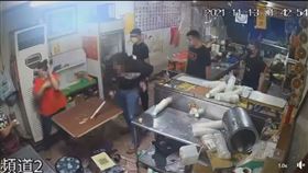 雲林縣林內，豆漿店，黑衣男子鋁棒砸店，6嫌到案 (圖／翻攝自爆料公社公開版)