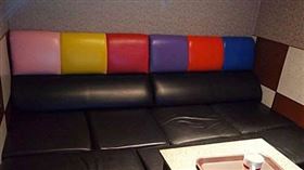 帶女友去MTV壞壞！他慘被開門看光（圖／翻攝自Dcard）