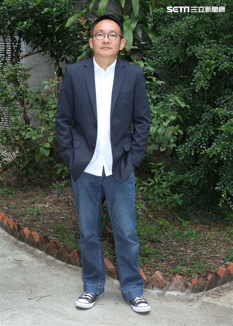 「青春弒戀」導演何蔚庭三立新聞網專訪。（記者邱榮吉/攝影）