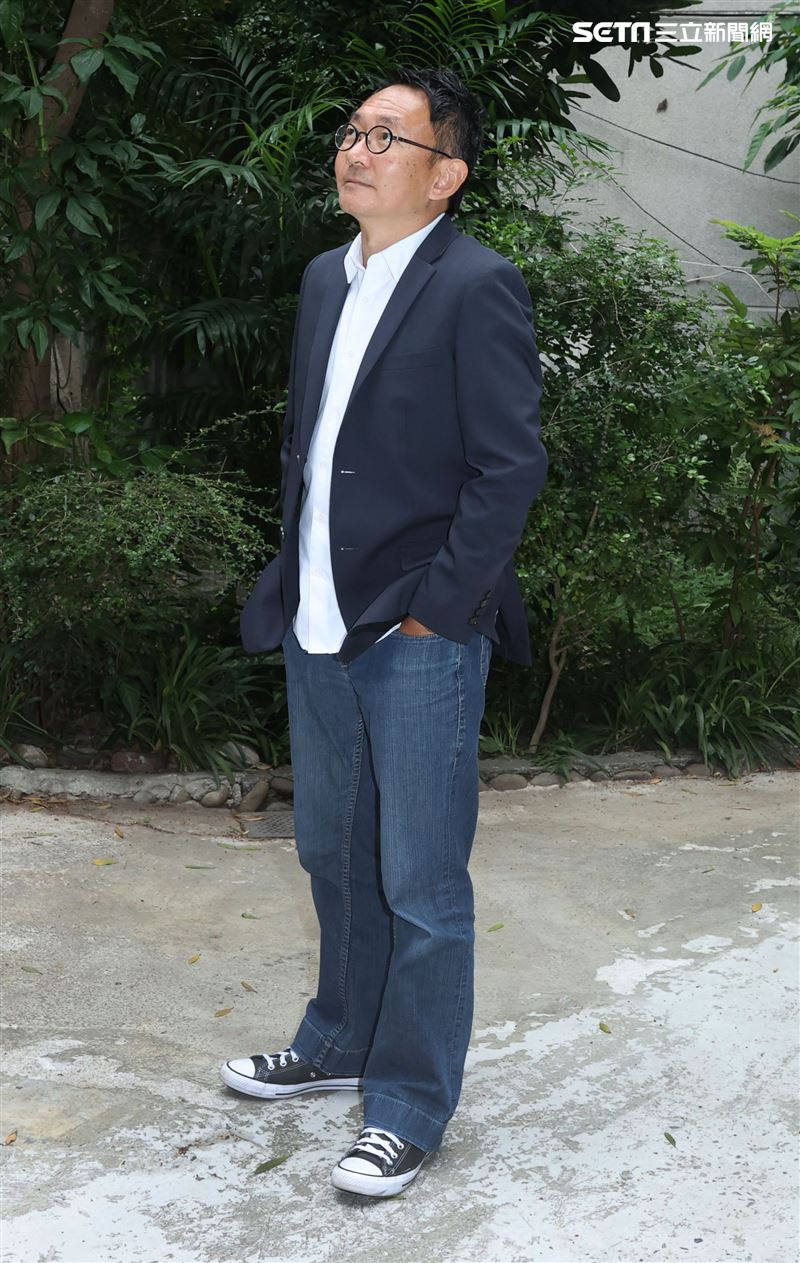 「青春弒戀」導演何蔚庭三立新聞網專訪。（記者邱榮吉/攝影）