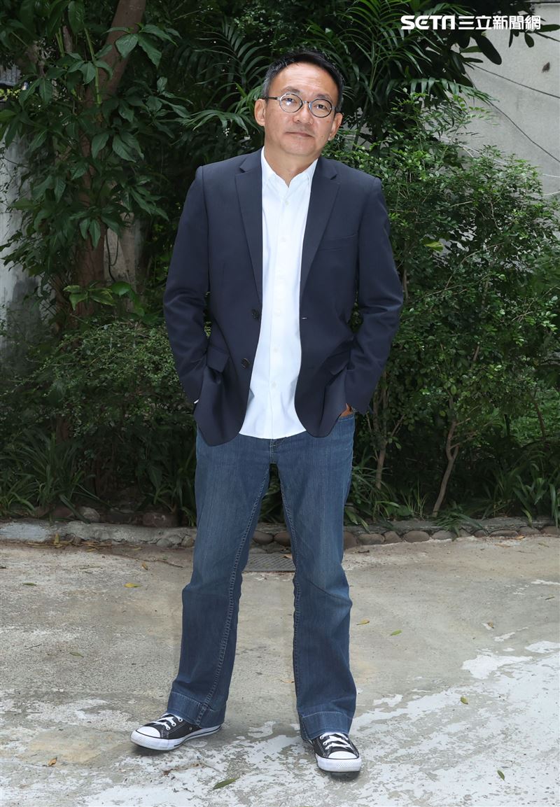 「青春弒戀」導演何蔚庭三立新聞網專訪。（記者邱榮吉/攝影）
