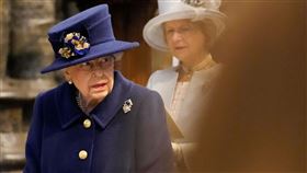 英國女王伊麗莎白二世因背部扭傷，將無法參加原定出席的國殤紀念日儀式。（圖／路透社／達志影像）