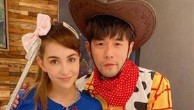 天王周杰倫和昆凌在2015年結婚。（圖／翻攝自昆凌IG）