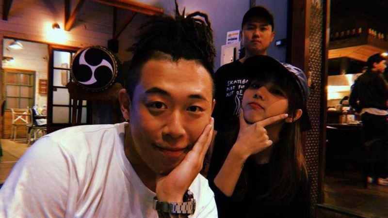 健志不藏了！載「最美化妝師」奔香閨