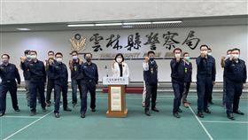 雲林2天2起暴力事件  張麗善宣示制暴決心雲林縣2天內發生2件暴力犯罪事件，縣長張麗善（中）15日宣示制暴決心，指示警方即起加強路、臨檢，確保社會安全與秩序，絕不寬貸任何威脅鄉親安全的不法事件，讓大家生活更加安心、安全。中央社記者姜宜菁攝  110年11月15日