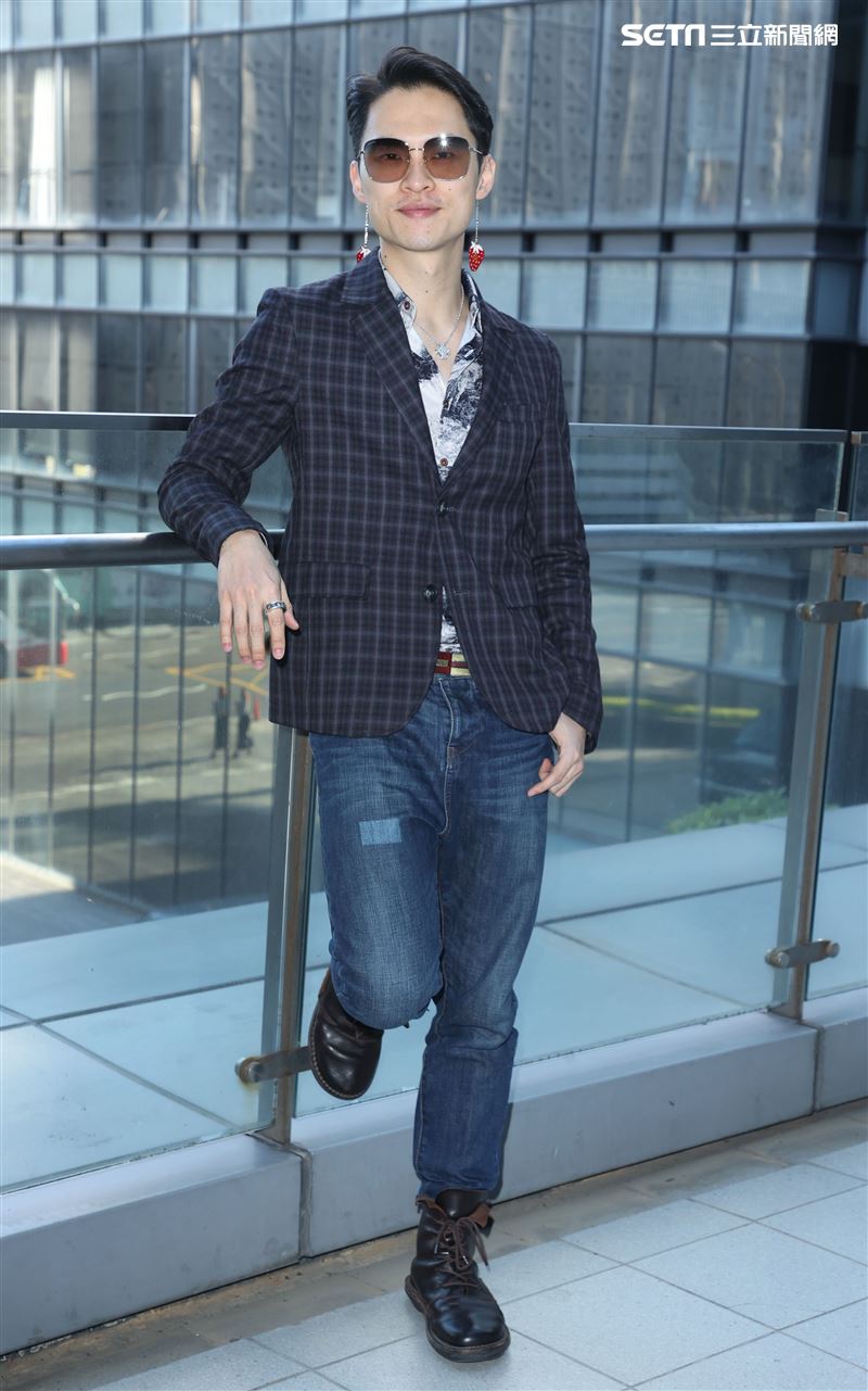 楊昇達半邊顏面神經麻痹康復後三立新聞網首專訪。（記者邱榮吉/攝影）