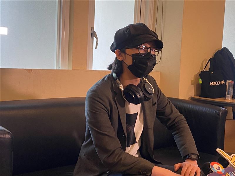 謝震廷被控於2024年1月間,因持刀意圖行刺前女友被捕。他之後還直播公開前女友帳號公審,遭北檢依妨害自由、違反個人資料保護法等罪起訴。(圖/資料照)
