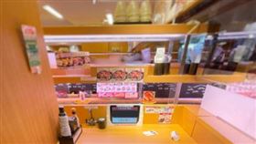 1個人吃壽司郎！他坐到「天選之位」　網暴動：邊緣人天堂（圖／翻攝自@Rise_Moritomo推特）