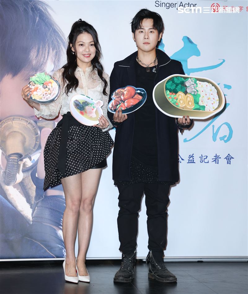 范揚景FYJ 2021全新單曲「活著」發片記者會，「蜜雪薇琪」蜜雪Michelle加油打氣。（記者邱榮吉/攝影）