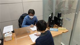 ▲勞工局統計，今年度經由面對面、電話所提供的律師諮詢量已破萬件（圖／新北市勞工局提供）